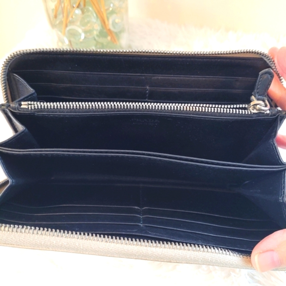 Prada wallet - Picture 4 of 7